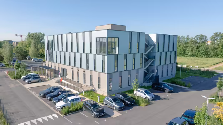 Cabinet de kinésithérapie à créer – Local neuf à louer ou à vendre à Val-de-Reuil – Gare SNCF + parking privé